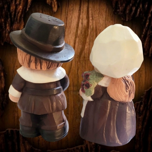 VINTAGE HALLMARK CARDS INC. PILGRIM SALT AND PEPPER SHAKER SET THANKSGIVING 1981 - Picture 7 of 9